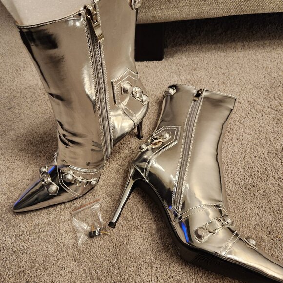 Akira Brooklyn  silver booties - Picture 1 of 10